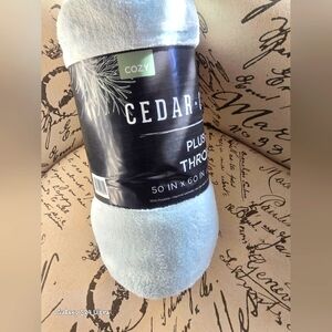 Cedar Creek Lt Blue Throw Blanket 50"×60" New